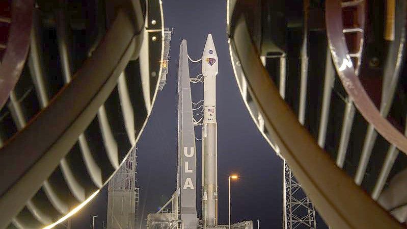 Atlas-V-Rakete der United Launch Alliance mit der Raumsonde Lucy an Bord auf dem Weltraumbahnhof Cape Canaveral in Florida. Foto: Bill Ingalls/NASA via AP/dpa