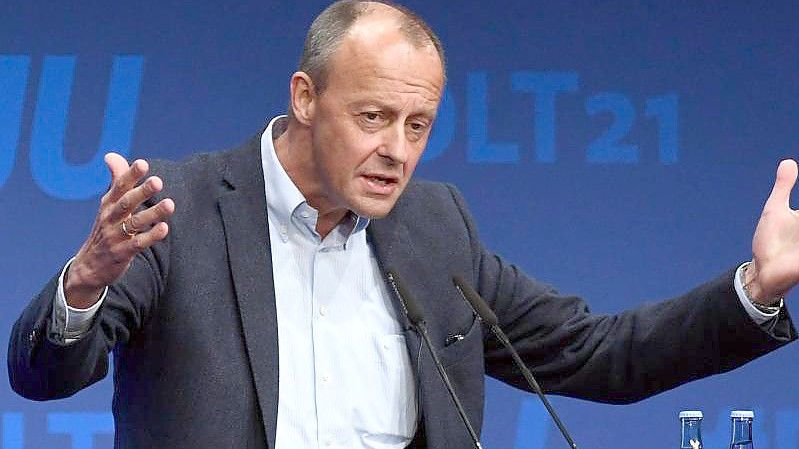 Friedrich Merz hat SPD, Grünen und FDP Anerkennung für ihr Sondierungspapier ausgesprochen: „Sie haben, wie ich finde, ein beachtliches Papier vorgelegt“. Foto: Bernd Thissen/dpa