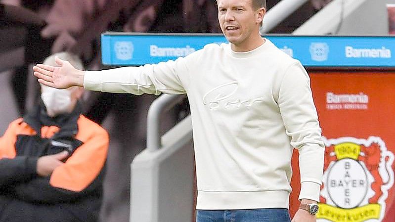 Bayerns Cheftrainer Julian Nagelsmann trifft mit seiner Mannschaft am kommenden Mittwoch auf Benfica Lissabon. Foto: Marius Becker/dpa