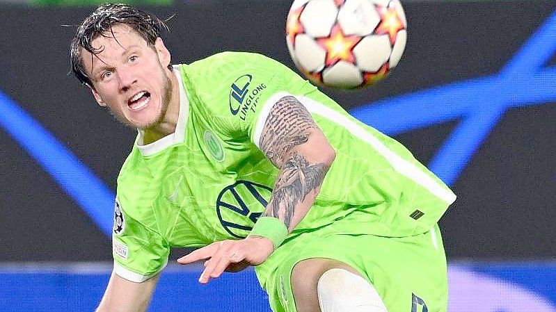 Hat sich mit dem Corona-Virus infiziert: Wout Weghorst vom VfL Wolfsburg. Foto: Swen Pförtner/dpa