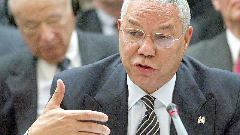 Der ehemalige US-Außenminister Colin Powell ist im Alter von 84 Jahren nach einer Corona-Infektion gestorben. Foto: Michael Urban/dpa/Pool/dpa