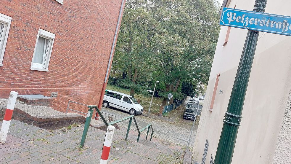 Von der Pelzerstraße in der Emder Altstadt führt die Emstreppe zur Emsmauerstraße und das Behördenviertel. Foto: Hanssen