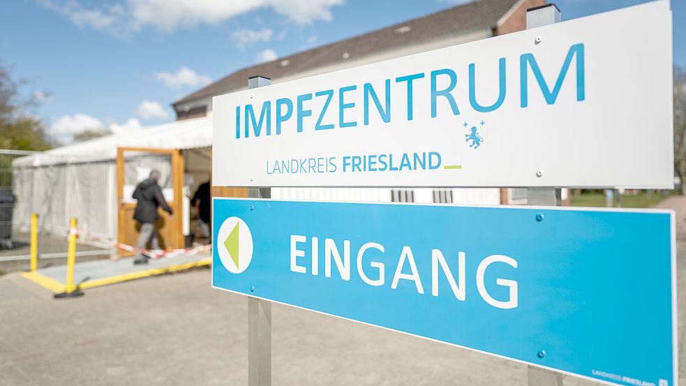 Das Friesländer Impfzentrum ist seit Wochen geschlossen, aber immer noch in den Schlagzeilen. Foto: Assanimoghaddam/dpa