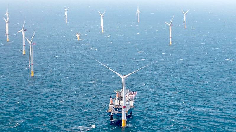 Mit künftig sechs Windparks will das dänische Unternehmen Örsted 2,5 Millionen deutsche Haushalte mit Strom versorgen. (Symbolbild). Foto: Kurt Desplenter/BELGA/dpa