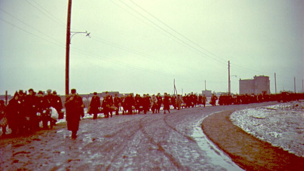 Die Jüdinnen und Juden aus Ostfriesland wurden gezwungen, zum Getto zu marschieren. Foto: Stadtarchiv