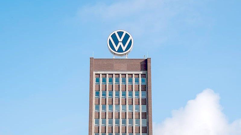 Bei Volkswagen in Wolfsburg sorgen Aussagen des Konzernchefs für Unruhe. Foto: Julian Stratenschulte/dpa