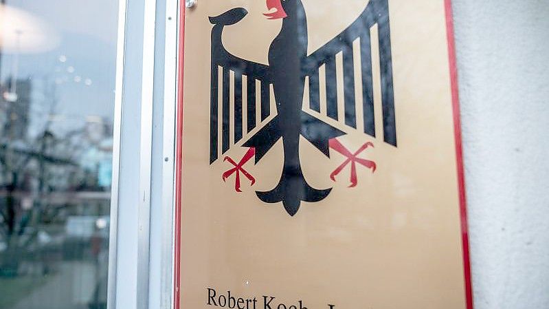Der Eingang zum Robert Koch-Instituts (RKI). Foto: Michael Kappeler/dpa