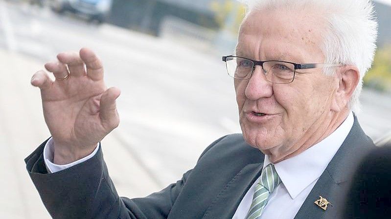 „Wir haben aber wirklich andere Probleme, als uns an solchen Fragen abzuarbeiten“: Winfried Kretschmann. Foto: Christophe Gateau/dpa