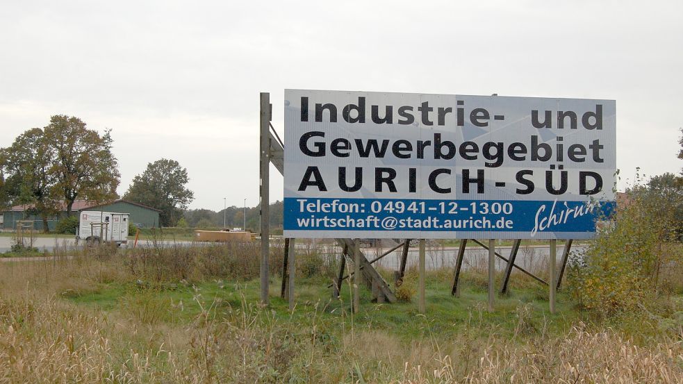 Dieses Schild hat seine Schuldigkeit getan: In Aurich-Süd sind fast alle Flächen vergeben. Foto: Luppen