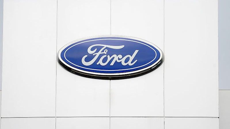 Ford scheidet im dritten Quartal trotz der weltweiten Chipkrise besser ab als erwartet. Foto: Gerry Broome/AP/dpa