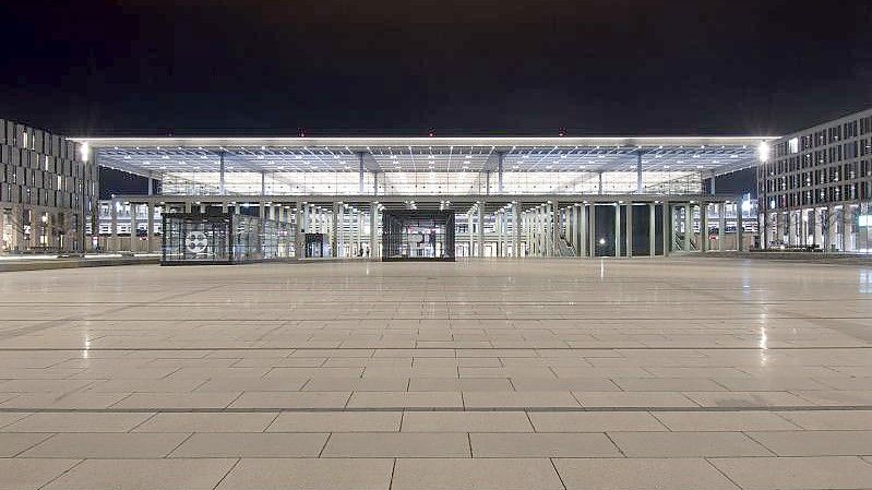 Das Hauptgebäude des Flughafen Berlin Brandenburg. Foto: Paul Zinken/dpa