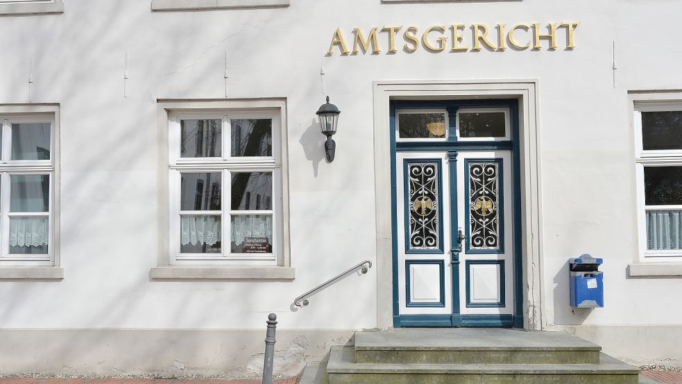 Ein Angler musste sich vor dem Amtsgericht Aurich verantworten. Er wurde zu einer Geldstrafe über 1050 Euro verurteilt, weil er Fische nicht artgerecht behandelt hat. Foto: Archiv