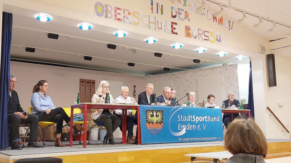 In der Oberschule Borssum kam der Stadtsportbund am Sonnabend das erste Mal in Corona-Zeiten wieder zusammen. Foto: Hanssen