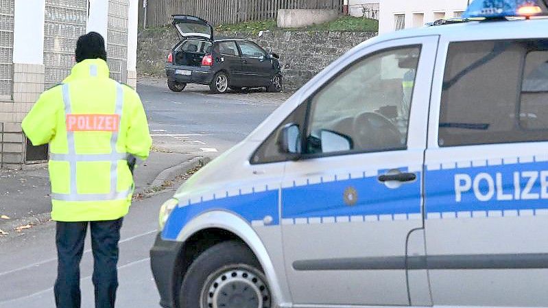 Für ein Mädchen kam jede Hilfe zu spät. Foto: Swen Pförtner/dpa