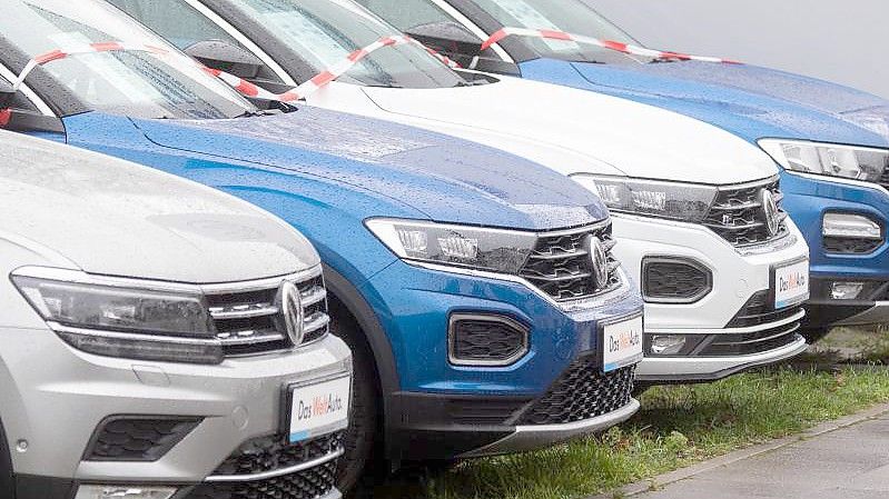 Wer einen vom VW-Abgasskandal betroffenen Diesel neu gekauft hat, kann nicht laut BGH nicht ohne weiteres das Geld vom Händler zurückverlangen. Foto: Julian Stratenschulte/dpa