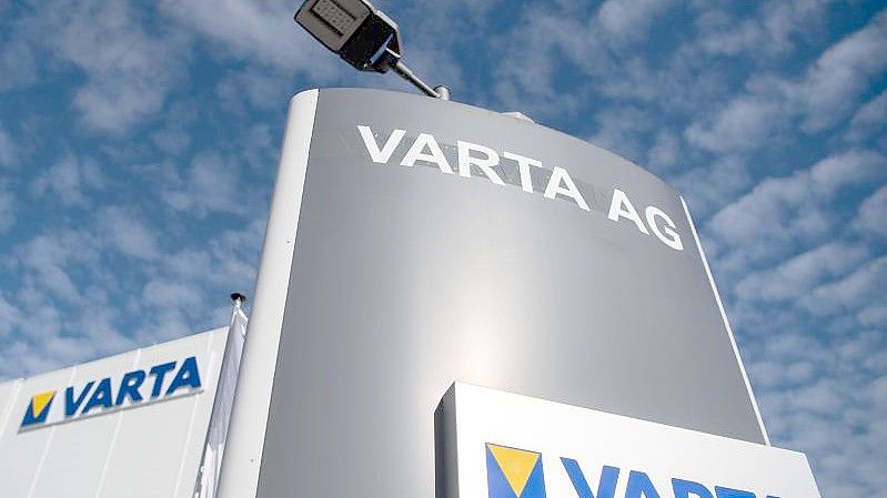 Für 2021 rechnet Varta mit einem Umsatzanstieg um 3,5 Prozent auf 900 Millionen statt auf 940 Millionen Euro. Foto: Marijan Murat/dpa