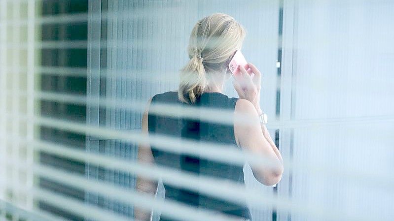 Die Gesamtvergütung von Managerinnen im Vorstand von Unternehmen der Dax-Familie steigt. Foto: Annette Riedl/dpa