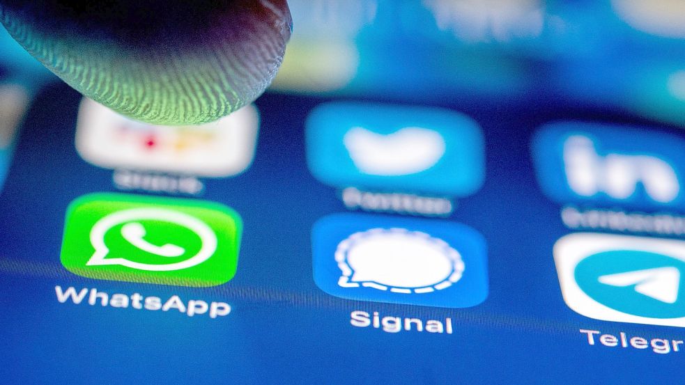 Whatsapp, Telegram, Signal, Sykpe, Zoom und E-Mail: Alle beliebten Chat- und Messenger-Plattformen wären wohl von den Überwachungsplänen der EU betroffen. Foto: Zacharie Scheurer/dpa
