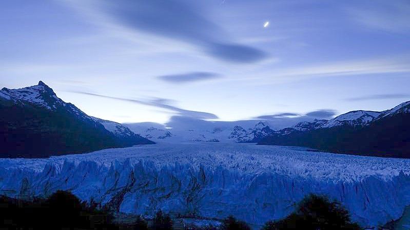 Der Perito-Moreno-Gletscher im Los-Glaciares-Nationalpark in Argentinien in der Nähe von El Calafate. Experten sind sich einig, dass bis 2030 weltweit viel mehr getan werden muss, wenn die Erderwärmung deutlich unter zwei Grad bleiben soll. Foto: Natacha Pisarenko/AP/dpa