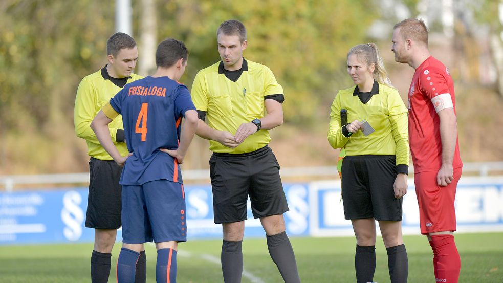 Zuletzt war das Schiri-Geschwistertrio am Sonntag beim Bezirksliga-Spiel in Wiesmoor im Einsatz.