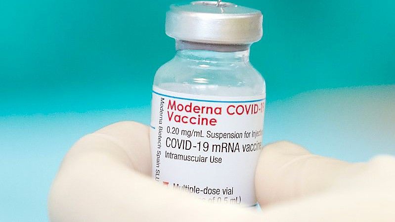 Die europäische Arzneimittelbehörde EMA prüft die Zulassung des Corona-Impfstoffes des Herstellers Moderna für kleinere Kinder. Foto: Friso Gentsch/dpa