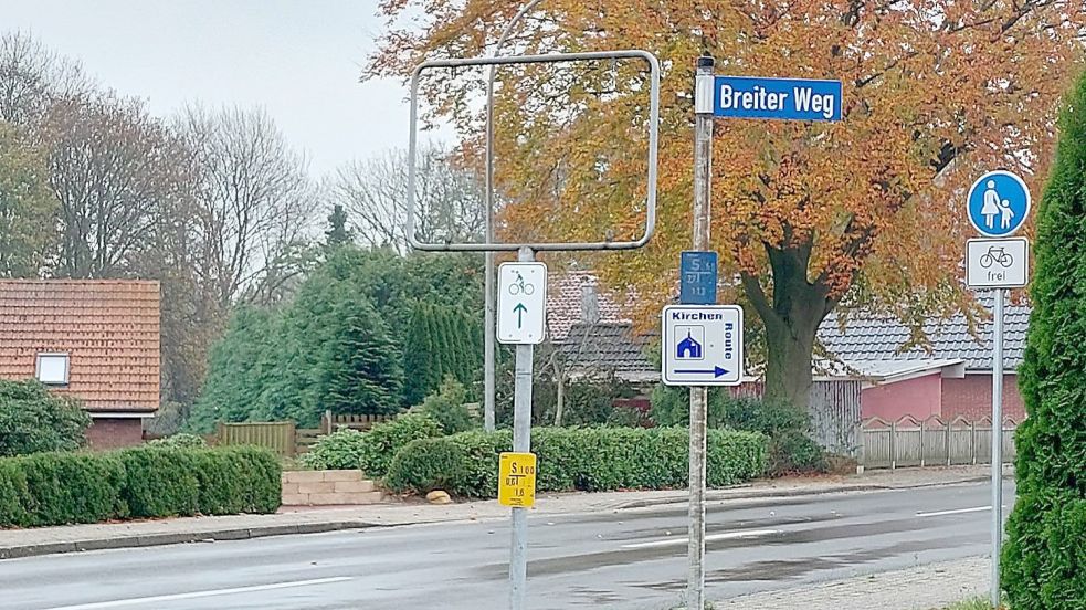 Am Breiten Weg in Ihren befindet sich nun kein Ortsschild mehr. Es ist von bislang unbekannten Tätern gestohlen worden. Foto: Gemeinde Westoverledingen