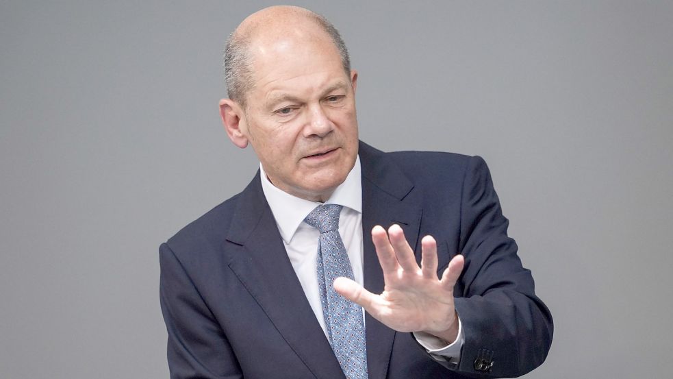 Gibt den Corona-Kurs vor: Olaf Scholz (SPD) Foto: Nietfeld/DPA