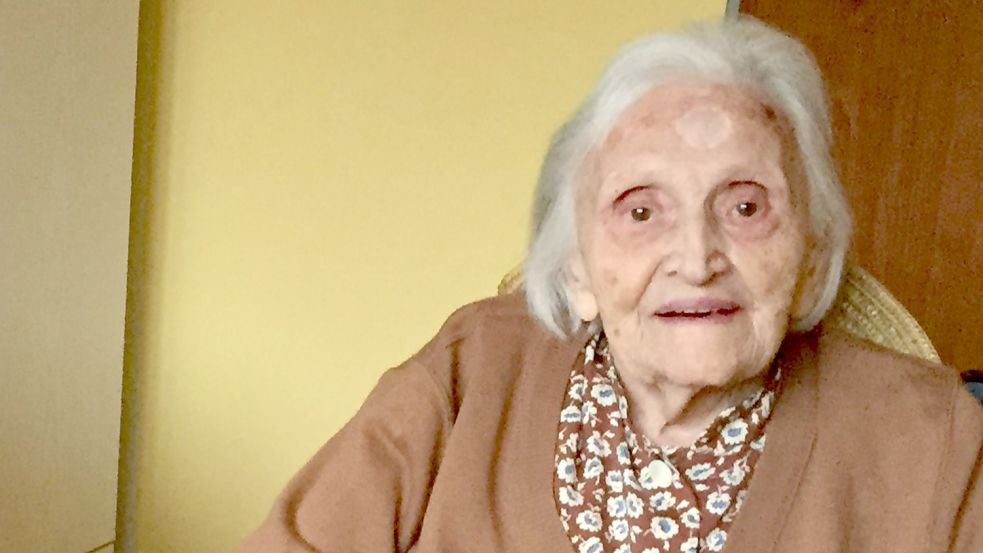 Josefine Ollmann wurde im Jahr 1908 als Josefine Dosch geboren. Das Foto der Seniorin aus Itzehoe entstand vor einigen Jahren. Foto: Privat