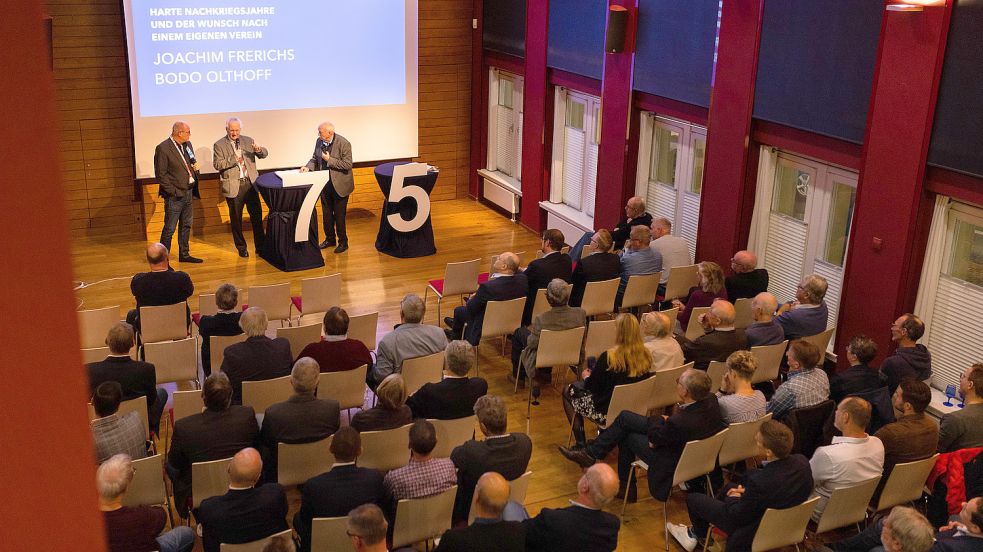 Im Raum „Rummel“ im Emder Rathaus fand die Veranstaltung des BSV Kickers Emden anlässlich des 75. Klubgeburtstages statt. Foto: T. Bruns