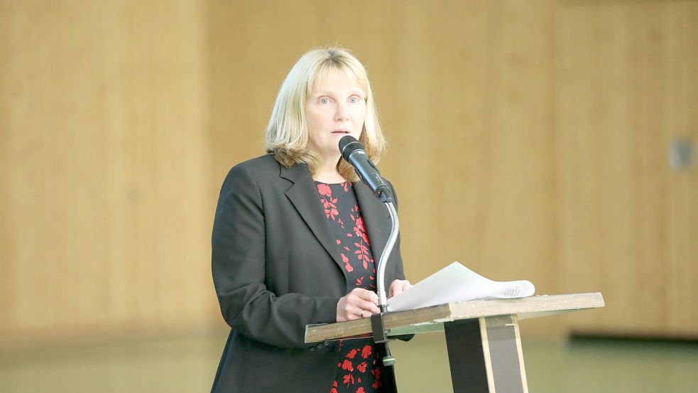 Hilke Looden hielt am Donnerstag ihre Antrittsrede im Rat der Gemeinde Krummhörn. Foto: Hock