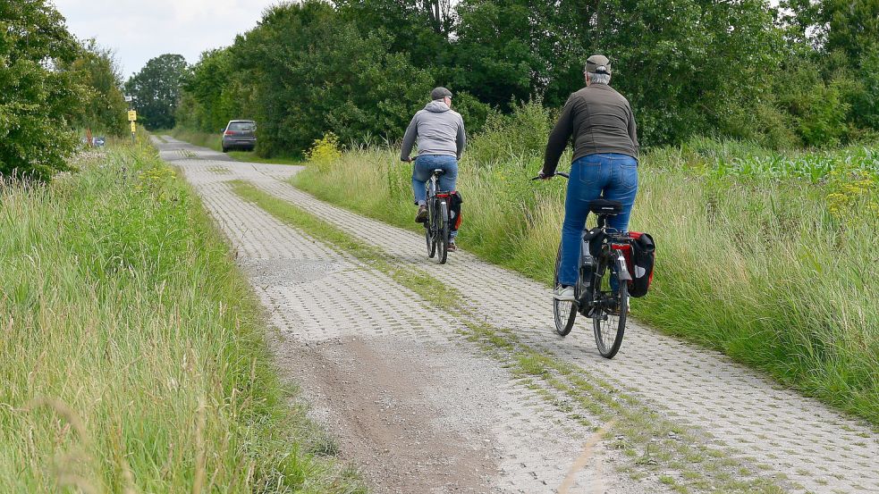 Gehört mit zu den „Altlasten“, die den neuen Rat in der Krummhörn beschäftigen werden: die Wirtschaftswege beziehungsweise deren zum Teil desolater Zustand. Foto: Archiv