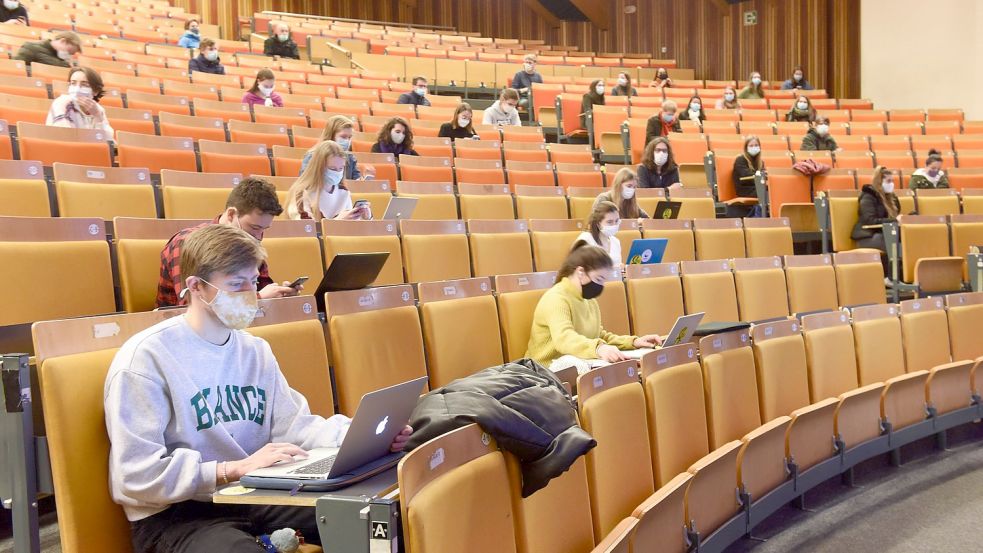 In den Hörsaal dürfen nur noch geimpfte oder genesene Studenten. Symbolfoto Foto: imago images/Belga