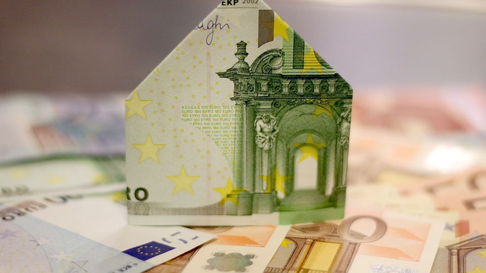 Bei der Baufinanzierung sollte man im Blick behalten, dass die Finanzierung auch bei künftige Entwicklungen wie steigenden Zinsen zu stemmen sein. Foto: Pixabay