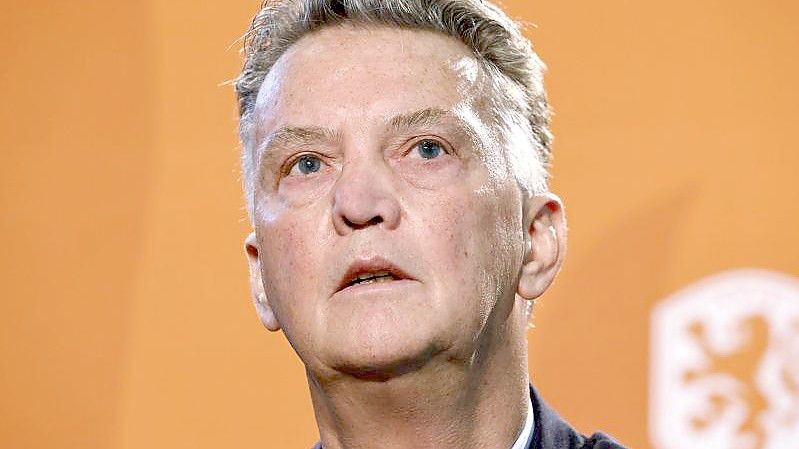 Trainer Louis van Gaal muss mit der niederländischen Nationalmannschaft auf Fan-Unterstützung verzichten. Foto: Maurice Van Steen/ANP/dpa