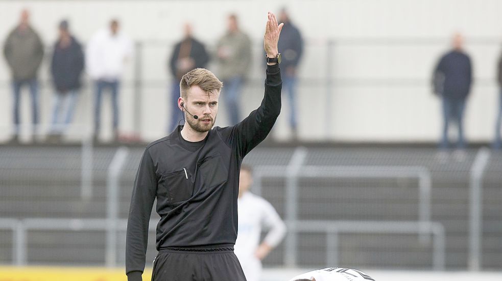 Schiedsrichter Tim-Alexander Strampe hat einen berühmten Vater.