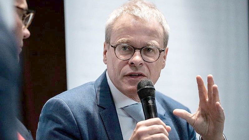 Derzeit Vizepräsident des Deutschen Fußball-Bundes (DFB): Peter Peters. Foto: Fabian Strauch/dpa/Archivbild