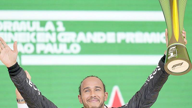 Lewis Hamilton hat das Rennen um die Formel-1-Gesamtwertung noch spannender gemacht. Foto: Andre Penner/AP/dpa
