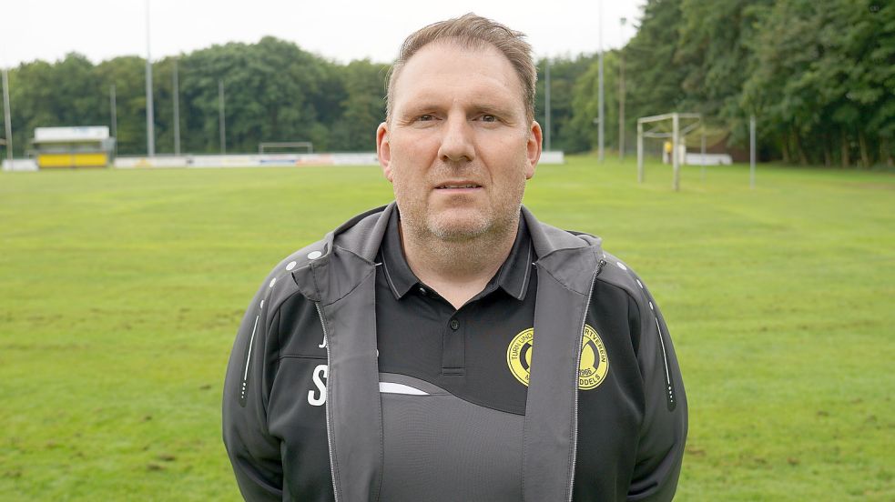 Sven Glöckner ist Sportlicher Leiter und seit Ende September auch Trainer beim TuS Middels. Foto: Steenhoff
