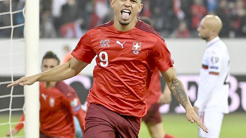 Erzielte das 1:0 beim Sieg der Schweiz gegen Bulgarien: Noah Okafor. Foto: Alessandro Della Valle/KEYSTONE/dpa