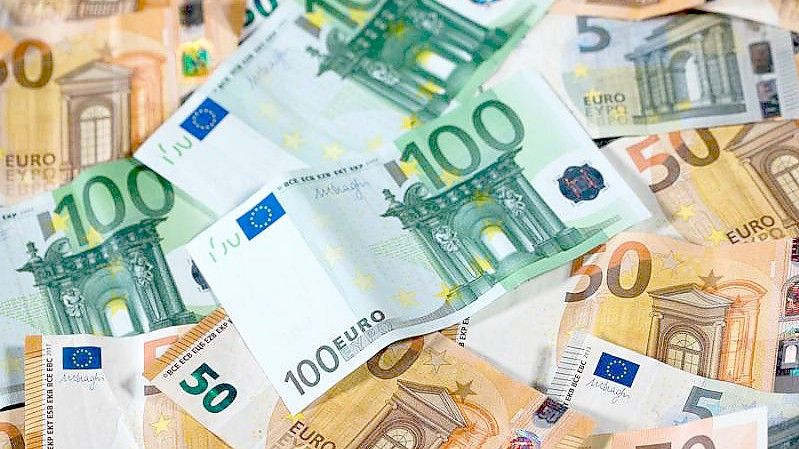 Das Geld aus dem EU-Gemeinschaftsbudget soll unter anderem helfen, die Folgen der Pandemie einzudämmen. Foto: Jens Büttner/dpa-Zentralbild/dpa