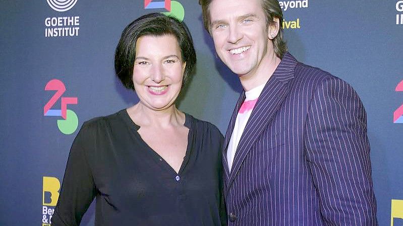 Die Produzentin Lisa Blumenberg und der Schauspieler Dan Stevens besuchen beim „Berlin & Beyond“-Filmfestival. Foto: Barbara Munker/dpa