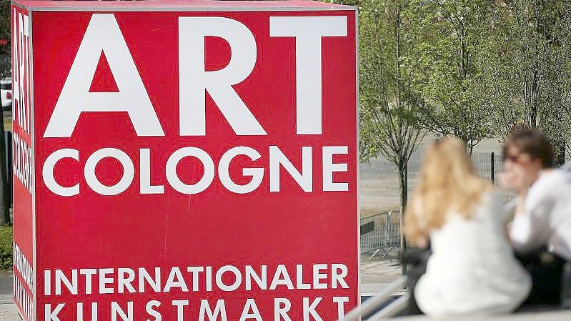 Bei der Art Cologne stellen diesmal rund 150 Galerien aus. Foto: Oliver Berg/dpa