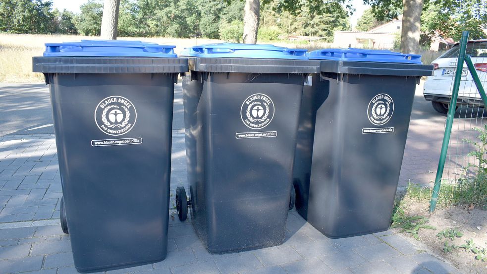 Im Juli 2019 gab es ein Pilotprojekt für die Papiertonne. Ausgesuchte Haushalte in Ihrenerfeld, Flachsmeer und Steenfelde nahmen am Modellversuch teil. Fotos: Ammermann