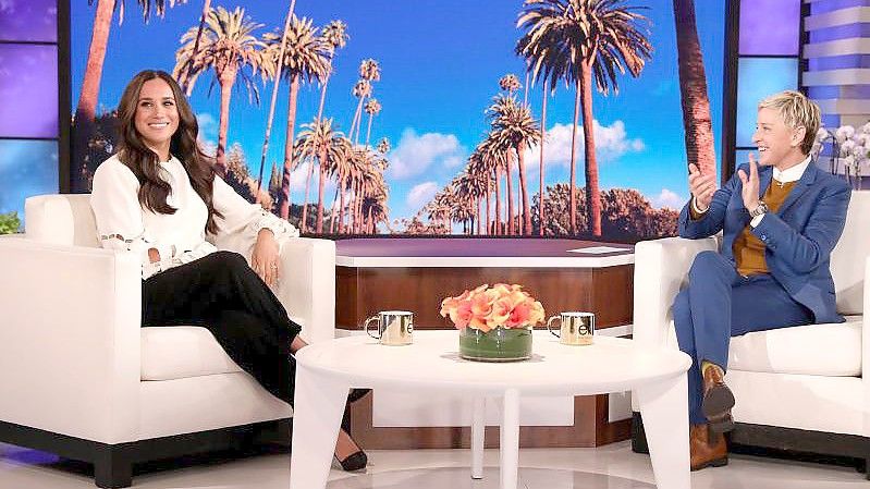 Meghan im Gespräch mit Ellen DeGeneres. Foto: Michael Rozman/Warner Bros/PA Media/dpa