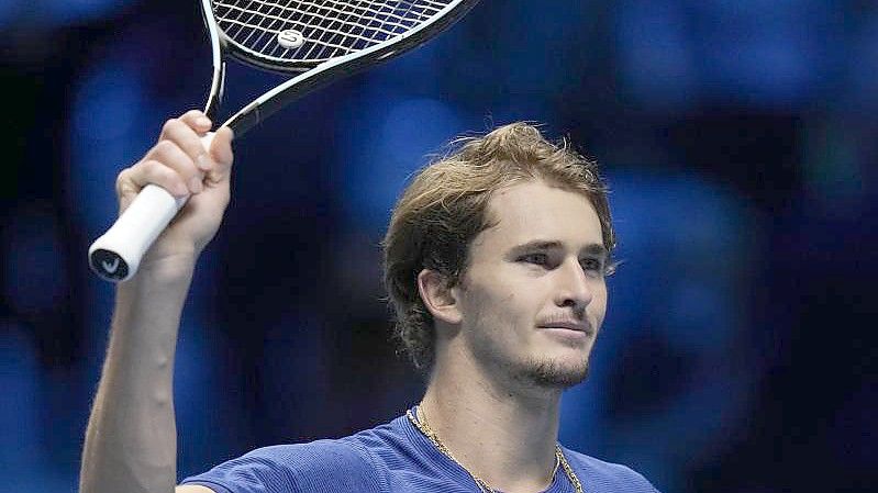 Trifft wieder einmal auf Novak Djokovic: Alexander Zverev. Foto: Luca Bruno/AP/dpa