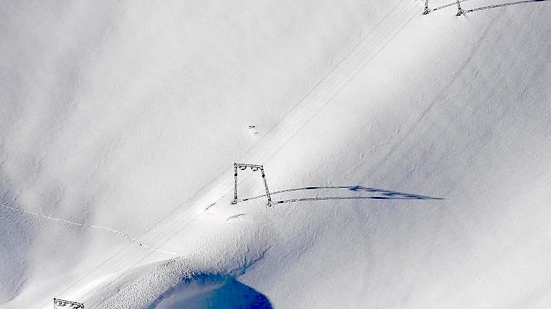 Deutschlands höchstgelegenes Skigebiet an der Zugspitze startet den Wintersportbetrieb. Foto: Angelika Warmuth/dpa