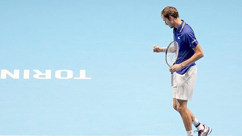 Kann seinen Titel verteidigen: Daniil Medwedew steht im Finale der ATP-Finals. Foto: Luca Bruno/AP/dpa