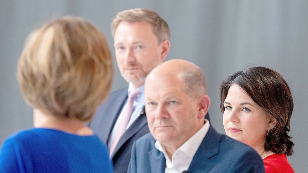 Wird Kanzler Olaf Scholz mit Annalena Baerbock als Außenministerin und Christian Lindner als Finanzminister regieren? Solche Spekulationen halten sich derzeit hartnäckig im politischen Berlin. Foto: Kay Nietfeld/dpa/Archiv