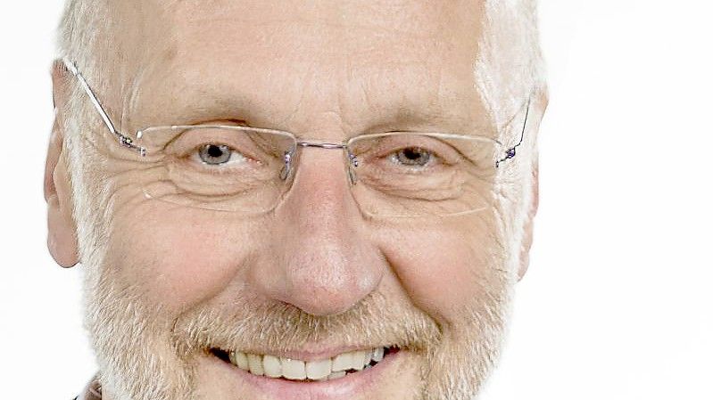 Das Foto zeigt Ulrich Wagner, Professor für Sozialpsychologie an der Uni Marburg. Foto: Laackman Fotostudios Marburg/dpa
