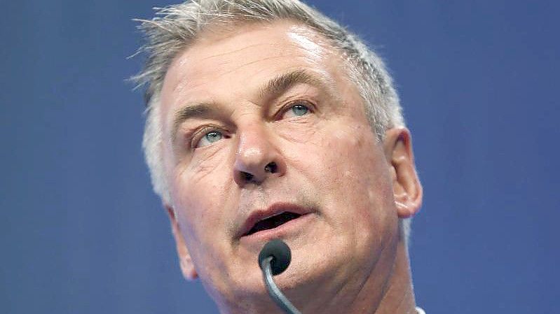 US-Schauspieler Alec Baldwin. (Archivbild). Foto: Charlie Neibergall/AP/dpa